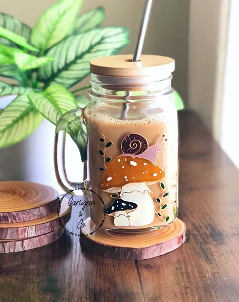 Smoothie Straw, Amanita Muscaria, Hand Painted Glasses, Painted Glasses, Tassen Design, Iced Coffee Cup, Glass Mug, Coffee Lover Gifts, Cute Mugs