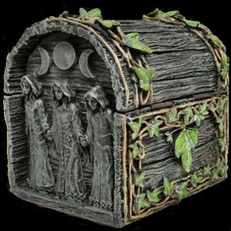 Chest Maiden Mother And Crone, Hope Box, Maiden Mother Crone, Witchy Crafts, Witchcraft Supplies, Witchy Stuff, Triple Goddess, Treasure Boxes, Sacred Space