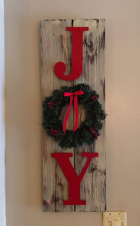 Home Made Signs, Joy Christmas Sign, Joy Signs Diy, Joy Signs Wooden, Joy Wooden Signs Christmas Crafts, Christmas Pallet Signs, Christmas Signs Diy, Joy Sign, Christmas Wooden Signs