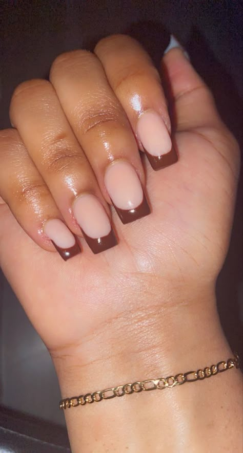 Fall Short French Tip Nails, Brown French Tip Nails Square Short, Trendy Nails For Black Women, Brown French Tips Square, Brown French Tip Nails Square, French Tip Shorties, Trendy Brown Nails, Nails For Brown Skin Tone, Brown French Tip Nails