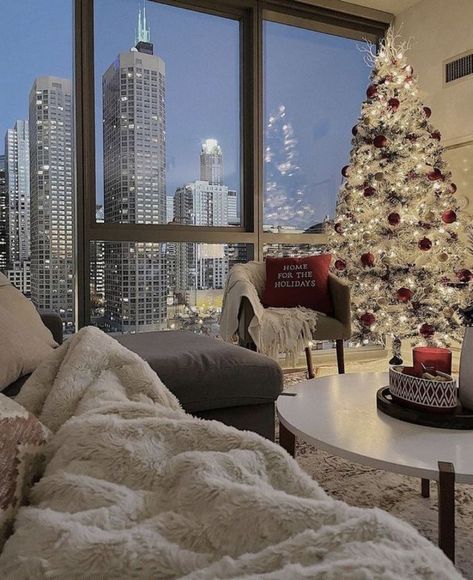 |𝐩𝐢𝐧: @𝐢𝐥𝐲𝐥𝐨𝐮𝐢𝐬𝐚| Holiday Astethic, Christmas Aethstetic, White Christmas Aesthetic, Dior Christmas, Appartement New York, New York Noel, Wallpaper Natal, Christmas Dreaming, Nyc Christmas