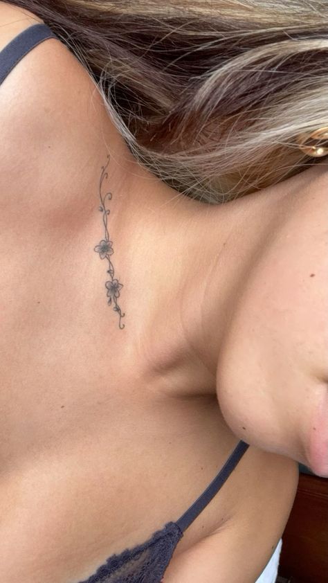 #BEAUTY, #RELATIONSHIPS #Fashion #Animals #Outfits #Winter Outfits #Animals Pretty Collarbone Tattoos For Women, Tattoo Female Collar Bone, Collar Bone Tattoo Both Sides, Tiny Collarbone Tattoo, Angel Collar Bone Tattoo, Tattoos On Collar Bone For Women, Collarbone Tattoo Flower, Collar Bone Tattoo Flower, Cute Collar Bone Tattoos For Women