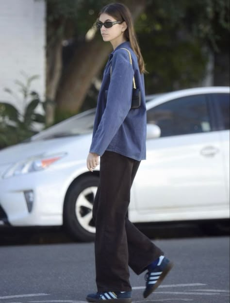 Adidas Gazelle Outfit, Kaia Gerber Style, Adidas Samba Outfit, Samba Outfit, World Fashion, Instagram Photo Ideas, Tumblr Aesthetic, Kaia Gerber, Adidas Outfit