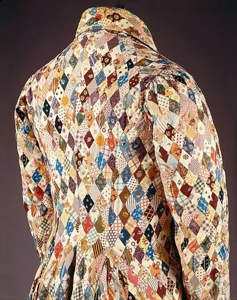 Corn Table, Quilting Digest, Quilted Clothing, Patchwork Clothes, Quilted Clothes, Quilt Jacket, Table Topper, Historical Costume, Dressing Gown