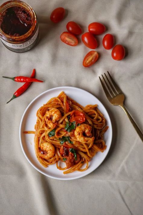 Prawn Pasta Recipe, Pasta Recipe Easy, Prawn Pasta, Harissa Recipes, Frozen Pasta, Prawn Recipes, Pasta Ingredients, Roasted Peppers, Easy Pasta Recipes