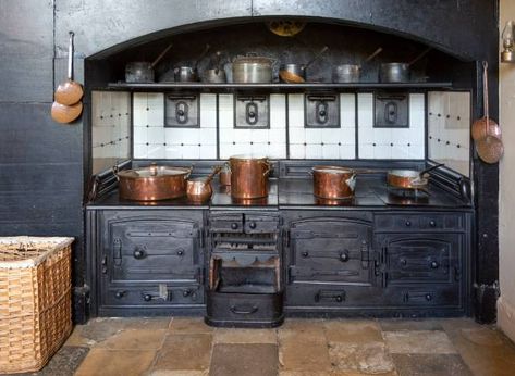 754 Victorian Kitchens Photos and Premium High Res Pictures - Getty Images Victorian Kitchens, Georgian Kitchen, Kenwood House, Harewood House, Kitchen Cooker, Saffron Walden, Copper Utensils, Cooking Range, Victorian Kitchen