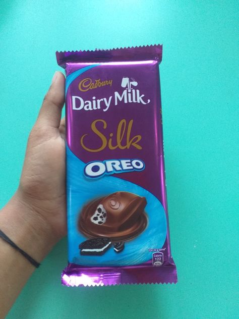 Daily Milk Chocolate Photo, Daily Milk Chocolate, Dairy Milk Silk Oreo, Silk Oreo, Daily Milk, Dairy Milk Silk, Chocolate Photos, Oreo Chocolate, Chocolate Oreo