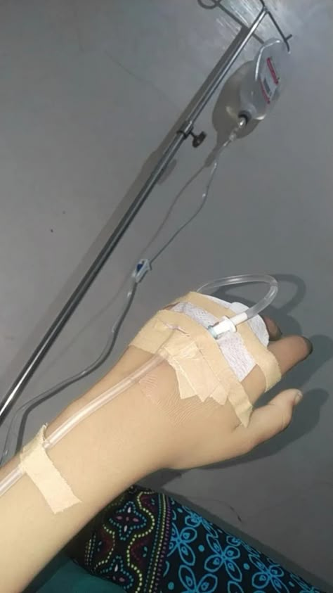 Gambar Masuk Hospital Prank, Hospital Photos Sick, Motor Accident Prank, Sick Hospital Snapchat Stories, Confine In Hospital Picture, Hospital Prank, Sick Prank, Motor Accident, Sick Girl