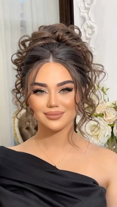 feride_orxideya | Cox sevdıyım obrazlardan. 🥰😍. @orxideyabeauty_center | Instagram Coc Elegant, Hairstyle Party, Beautiful Wedding Makeup, Night Hairstyles, Hair Inspiration Long, Birthday Hair, Penteado Cabelo Curto, Bun Hairstyles For Long Hair, Wedding Hairstyles Updo