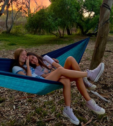 Aesthetic Hammock Pics, Cute Camping Photos With Friends, Camping Pics Friends, Cute Hammock Pics, Summer Hammock Aesthetic, Camping Ig Pics, Camping With Bestie, Cute Camping Photos, Summer Aesthetic Camping