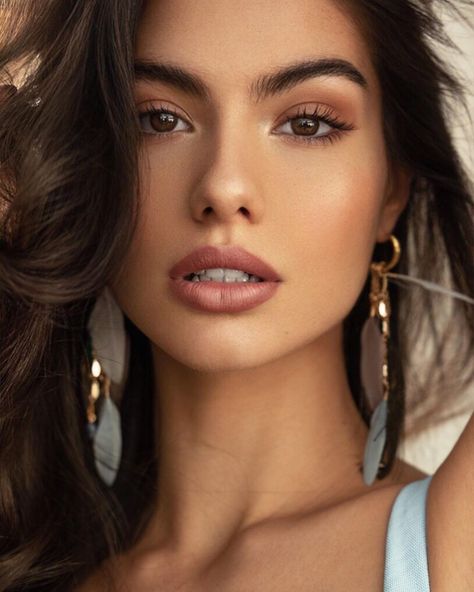 18 May 2022 — Paula Pérez (@paulaswnson) on IG: “A un mes de la gala de Miss World Spain 👑 Un certamen que corona a una “belleza con propósito,” que alinea con mi labor de médico. Durante el año me mantiene con ilusión toda la preparación, que me acerca a una mejor versión de mí misma. Tengo ganas de llegar allí y conocer en persona a todas mis compañeras y organizadores, y seré feliz de ver a tod@s brillar 💙” | ➡️🚺 Paula Pérez: R1+ Médico🩺 • Miss Mundo España 2022 @missworldspain Serious Illness, Social Cause, Miss World, Beauty Queens, Model Agency, Fashion Models, Pin Up, Facial, Spain