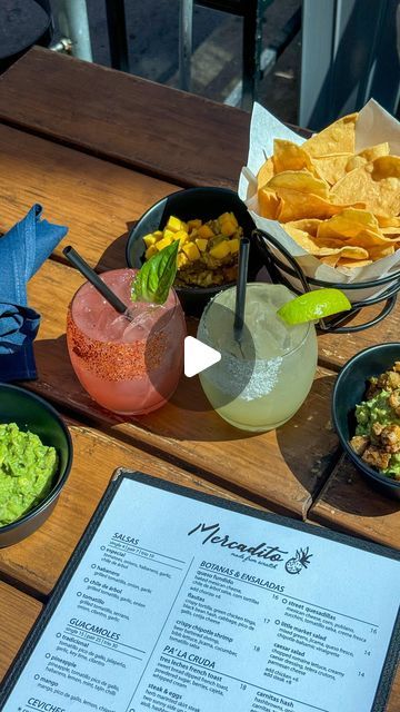 Hangry in Chicago on Instagram: "This is one banging bottomless brunch deal 🌿✨🍾 @mercaditochi offers bottomless brunch for just $35 every Saturday and Sunday from 11 am to 3:30 pm!" Bottomless Brunch, Chicago, On Instagram, Instagram