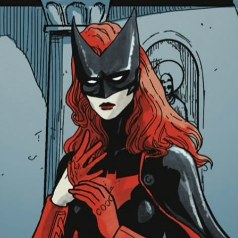 Kate Kane Batwoman, Kate Kane Icons, Kate Kane Comics, Batwoman Pfp, Dc Gods, Batwoman Comic, Batfamily Aesthetic, Batwoman Kate Kane, Bat Family Members