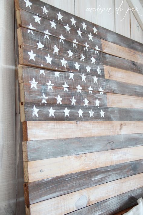 Wooden American Flag Decor, Wood Flag Diy, American Flag Wall Hanging, American Flag Diy, Rustic Wooden American Flag, American Flag Wall Decor, Pallet Flag, American Flag Wall Art, Flag Wall Decor