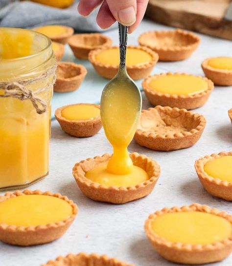 Lemon Tartlets Recipe, Lemon Curd Tartlets, Mini Lemon Tarts, Mini Tartlets, Lemon Tartlets, Lemon Curd Tart, Homemade Shortbread, Easy Lemon Curd, Lemon Tart Recipe