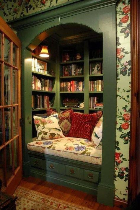 Antique Reading Nook, Whimsical Library Room, Book Nook Ideas Cozy, Book Nook Closet, Book Closet, Cosy Reading Nook, Reading Nook Ideas, Nook Ideas, Home Library Design