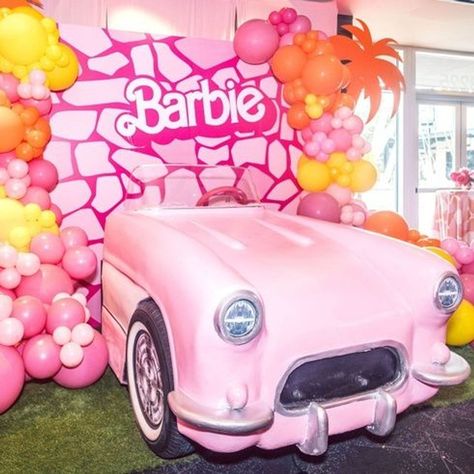 Barbie Convertible photo booth for a Barbie Movie Party. Get ideas for a Barbie Movie Party entrance, decor, photo booth backdrops, snacks and more from event designer Carolina of MINT Event Design in Austin, TX at www.minteventdesign.com! Barbie Photo Booth Ideas, Barbie Movie Decor, Barbie Entrance, Barbie Stage Decoration, Barbie Premiere Background, Barbie Photo Booth, Barbie Party Photo Wall, Barbie Backdrop, Diy Barbie Photo Booth Frame