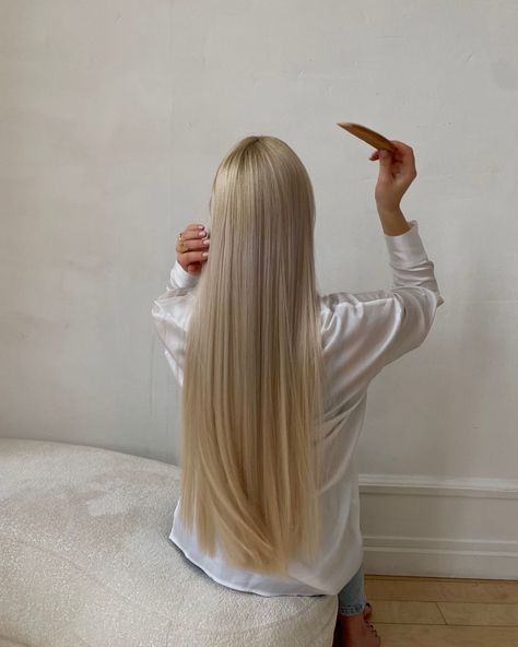 Long Healthy Hair Aesthetic Blonde, Long Healthy Blonde Hair, Silky Hair Blonde, Blonde Silky Hair, Healthy Blonde Hair, Haircuts For Long Hair With Layers, Long Healthy Hair, Straight Blonde Hair, Light Blonde Hair