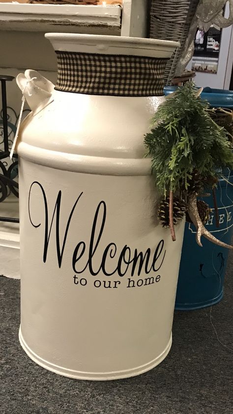 Milk Can Front Porch Decor, Decorated Milk Cans, Milk Cans Ideas Front Porches Farmhouse, Cream Can Decor Ideas, Vintage Milk Can Ideas, Metal Milk Can Ideas, Decorating With Milk Cans, Milk Can Decor Indoor, Milk Cans Ideas Front Porches