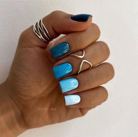 Shade Nails Different, Teal Nail Color Combos, Dip Powder Nails Easy, Summer Vacation Nails Short Square, Gel Manicure Designs Summer, Short Cruise Nails, Cute Nails For Birthday Short, Current Nail Trends 2023 Summer, Summer Dip Nails 2023