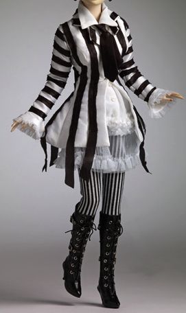 b, striped+ruffled dress, circus outfit (Tonner) Jester Outfit, Circus Fashion, Beetlejuice Costume, Circus Outfits, Clown Clothes, Mode Steampunk, Dark Circus, Circus Costume, 가을 패션