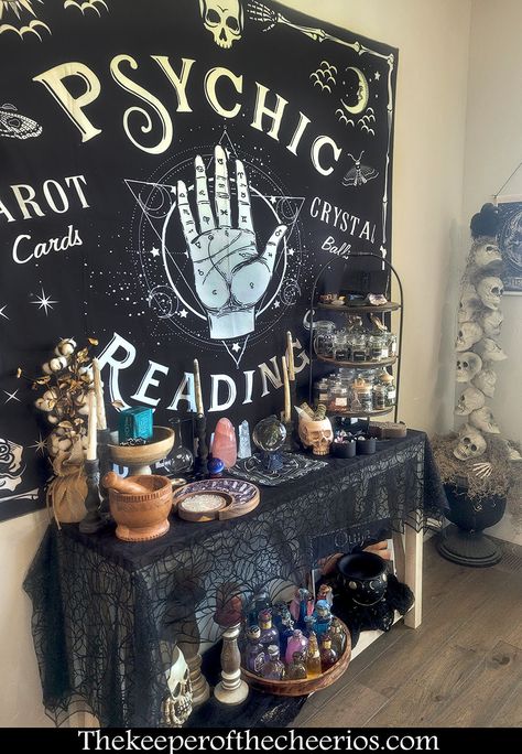 psychic corner 5 Psychic Decor Ideas, Tarot Card Reading Booth, Fortune Teller Halloween Party, Vintage Fortune Teller Aesthetic, Psychic Party Ideas, Tarot Card Decor, Psychic Decor, Tarot Crafts, Psychic Party