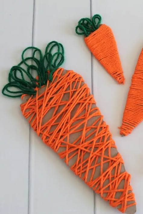 Need a Preschool Carrot Craft? These adorable yarn wrapped carrots are perfect for a preschool Easter craft or a preschool garden theme! Carrot Yarn Craft, Carrot Easter Craft, Yarn Craft Preschool, Paper Carrots Craft, Carrot Activities For Preschool, Carrot Template, Carrot Crafts, Easter Gingerbread House, Carrot Craft