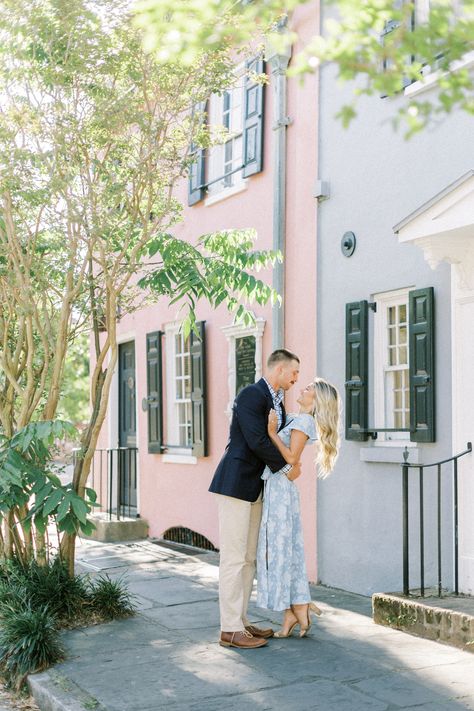 Charleston Engagement Pictures, Low Country Wedding, Charleston Engagement Photos, Charleston Engagement, Charleston Sc Wedding, Rainbow Row, Summer Engagement Photos, Engagement Pictures Poses, Summer Engagement Session