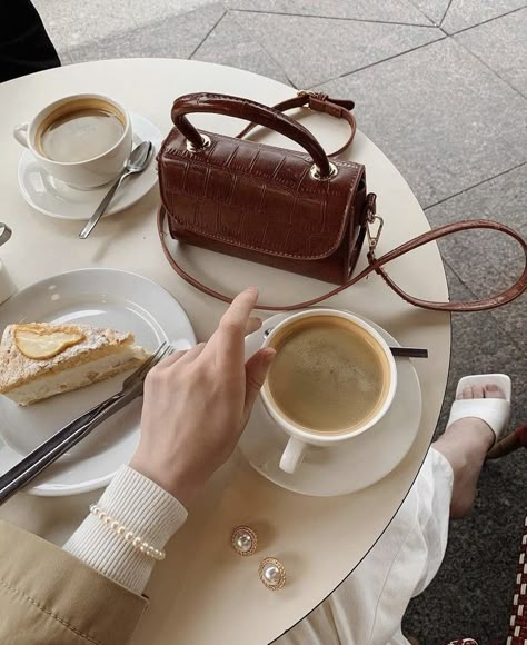 London Coffee Shop, London Coffee, Coffee Shot, Photography Bags, 20 Year Old, Coffee Instagram, Winter Coffee, Young Black, Coffee Date