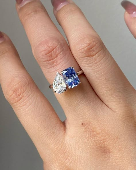 Blue And Diamond Ring, Double Stone Engagement Ring Sapphire, Sapphire And Diamond Toi Et Moi Ring, Two Stone Engagement Ring Sapphire, Toietmoi Engagement Ring, Diamond And Gemstone Engagement Rings, Toi Et Moi Sapphire Ring, Sapphire Toi Et Moi Ring, Toi Et Moi Ring Sapphire