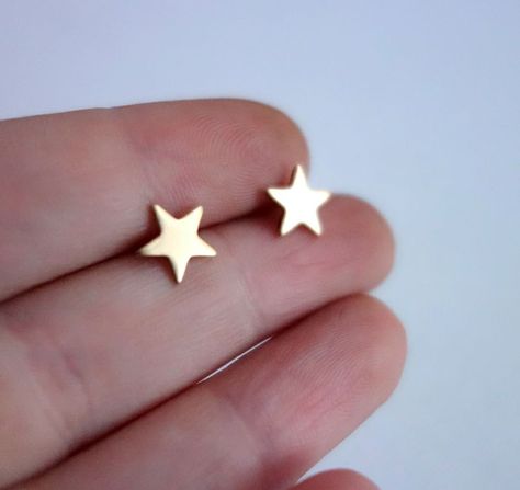 Gold Earrings For Kids, Small Earrings Gold, Gold Earrings Models, Silver Bracelets For Women, Fancy Jewellery Designs, Gold Earrings Designs, Star Studs, Gold Jewellery Design, Small Earrings