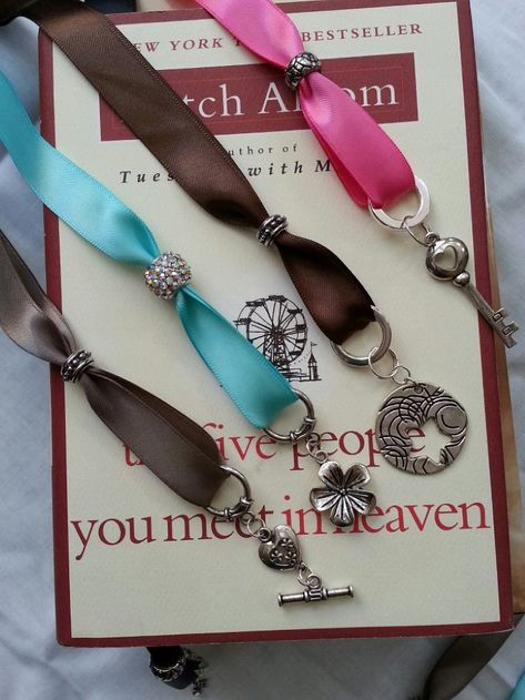 10 Creative DIY Bookmarks for the Creative Reader Ribbon Bookmark Diy With Charms, Ribbon Bookmarks With Charms, Bookmarks With Charms, Beaded Bookmarks Diy, Marking Books, Velvet Ornaments, Bookmark Diy, Charm Bookmark, Creative Diy Gifts