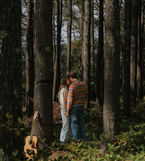 let’s lay in the dead grass, stare at the stars✨ • • • the acadia retreat: hosted by @carysbhicks @thatphotographersarah models: @hannahristeen @jakegutman_ keywords: cinematic photography, east coast photography, new england, documentary style photography, love stories, love like the movies, visual storytelling, travel photographer, acadia national park, maine #cinematicstorytelling #documentarystylephotography #storytellingphotography #filminspiredphotography #35mmfilminspired #new... Love Like The Movies, Coast Photography, Acadia National Park Maine, Stories Love, Documentary Style Photography, Storytelling Photography, Acadia National Park, Visual Storytelling, Cinematic Photography