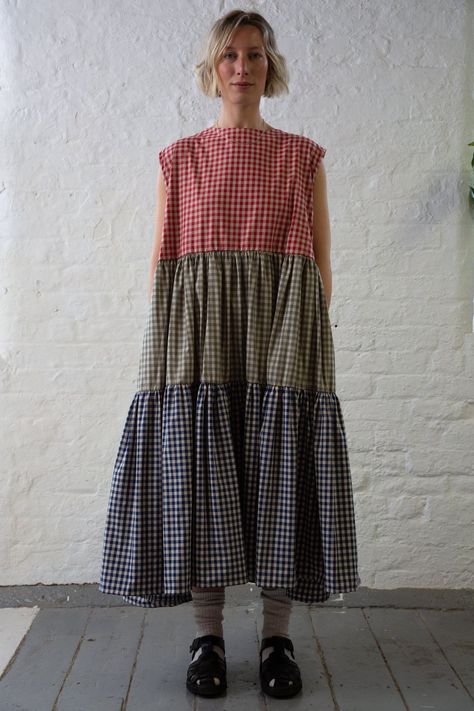 Gingham Dress Winter, Gingham Dress Pattern Free, Linen Pinafore Dress, Stockport Uk, Beige Gingham, Quilted Dress, Linen Pinafore, Voluminous Skirt, Black Gingham