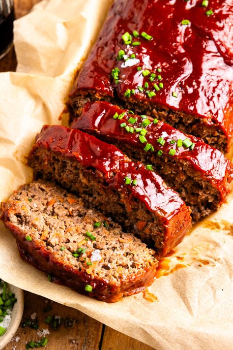 Easy Venison Meatloaf - Modern Farmhouse Eats Ritz Cracker Meatloaf, Venison Meatloaf, Traditional Meatloaf Recipes, Meatloaf Recipes Pioneer Woman, Smoked Meatloaf, Homemade Meatloaf, How To Cook Meatloaf, Meatloaf Ingredients, Classic Meatloaf Recipe