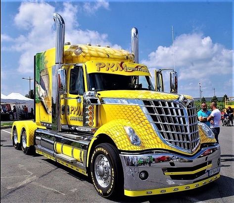 Semi Trucks Interior, Navistar International, Big Ford Trucks, Nice Trucks, Muscle Truck, Train Truck, Custom Big Rigs, Freight Truck, Show Trucks