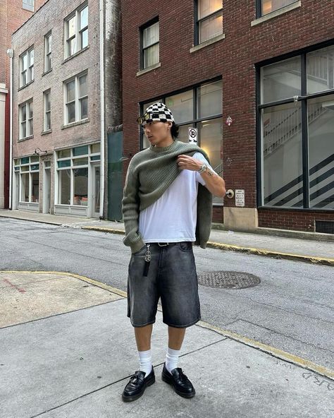 Fits of the Week Sharing the top community outfits of the week. #highstreetvision Baggy Jorts Outfit Idea, Men Baggy Outfit, Streetwear Fashion Summer, Men Streetwear Outfits, Loafers Men Outfit, Baggy Outfit Ideas, Fashion Baggy, Mens Shorts Outfits, Short Men Fashion