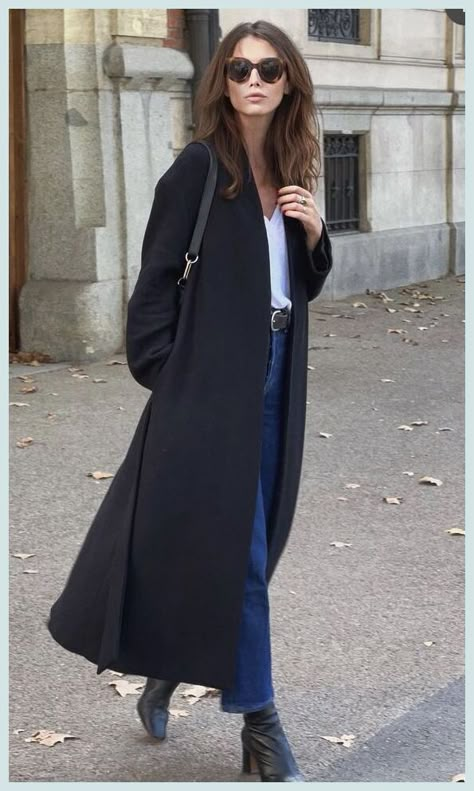 [Sponsored] 11 Most Pinned French Work Jacket Outfit Women Guides To Learn More Right Now #frenchworkjacketoutfitwomen Black Palto Outfit, Charcoal Gray Outfit, Parisian Chic Style Classy, Work Jacket Outfit, Dramatic Classic Style Outfits, Parisian Hairstyles, London Chic, Classic Parisian Style, Most Pinned