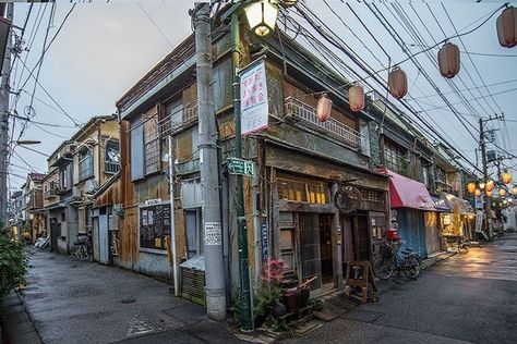 Two Point Perspective City, 2 Point Perspective City, 2 Point Perspective Drawing, Perspective Room, Japanese Buildings, Perspective Photos, Perspective Sketch, Perspective Drawing Architecture, Building Aesthetic