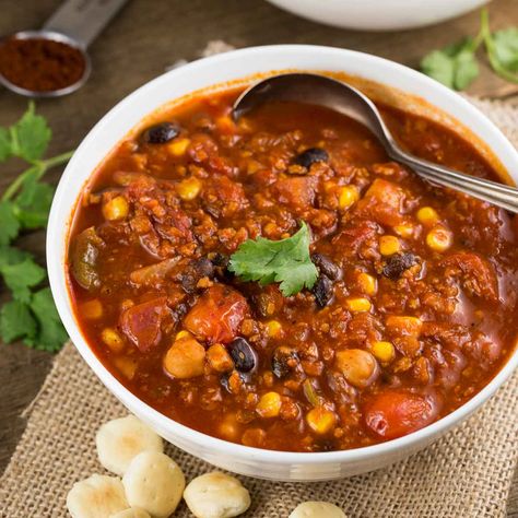 Slow Cooker Soy Chorizo Chili (Vegan, Gluten Free) Chorizo Chili Recipe, Chorizo Recipes Dinner, Trader Joes Vegetarian, Chorizo Chili, Chorizo Hash, Chili Vegan, Soy Chorizo, Vegetarian Soups, Cooking Vegan