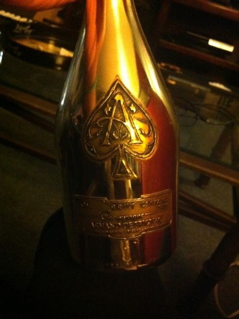 Gold bottles of that ace of spade Ace Of Spades Champagne, Gold Bottles, Ace Of Spades, Cigars And Whiskey, Christmas Drinks, Champagne Bottle, Whiskey Bottle, Whiskey, Champagne