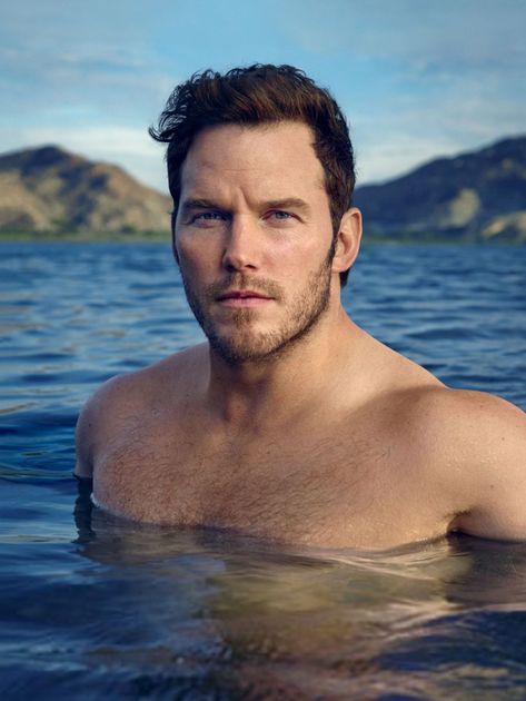 Hunky Chris Pratts gets his cover for Vanity Fair February 2017 Issue - Fashionably Male Chris Pratt Passengers, Chris Prat, Chris Pratt Shirtless, Marvel Man, Actor Chris Pratt, Celebrity Prints, Adventure Film, Hair Styles 2017, Marvel Actors