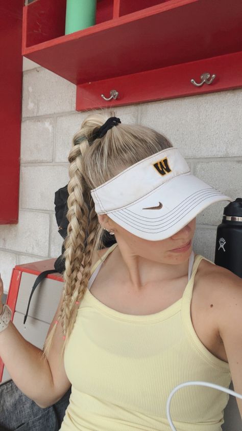 Hairstyles With Visors For Work, Visor Outfit, Race Day Hair, Tennis Hairstyles, Visor Hairstyles, Easy Updos For Long Hair, Sports Hair, Braided Pony, Softball Hairstyles