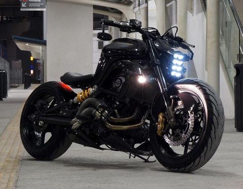 Kawasaki ER6N "BOBR" by Kenstomoto - DARK KUSTOM Custom bikes Kawasaki Er6n, Cb 300, Enfield Motorcycle, Biking Diy, Motorcross Bike, Мотоциклы Cafe Racers, Bike Pictures, Futuristic Motorcycle, Concept Motorcycles