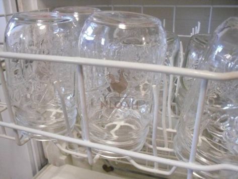 Sterilizing Canning Jars, Canned Recipes, Canning Jelly, Crocheted Socks, Curing Meat, Reuse Containers, Canning Process, Canning 101, Preserving Recipes