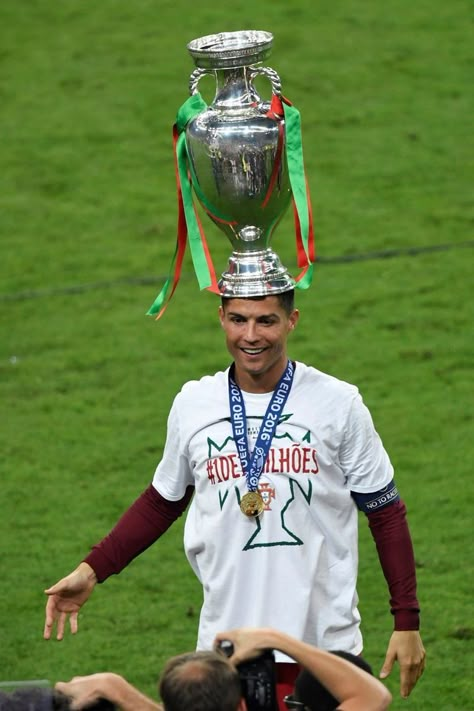 Ronaldo Trophy, Cr7 Wallpapers 4k, Cristiano 7, Messi Vs Ronaldo, Michel Platini, Cristiano Ronaldo Portugal, Cr7 Wallpapers, Cr7 Jr, Cristiano Ronaldo Junior