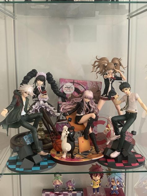 Anime Figures Danganronpa, Danganronpa Room Decor, Danganronpa Figurine, Anime Figure Shelf, Danganronpa Figures, Danganronpa Merch, Figure Shelf, Geek Aesthetic, Manga Room