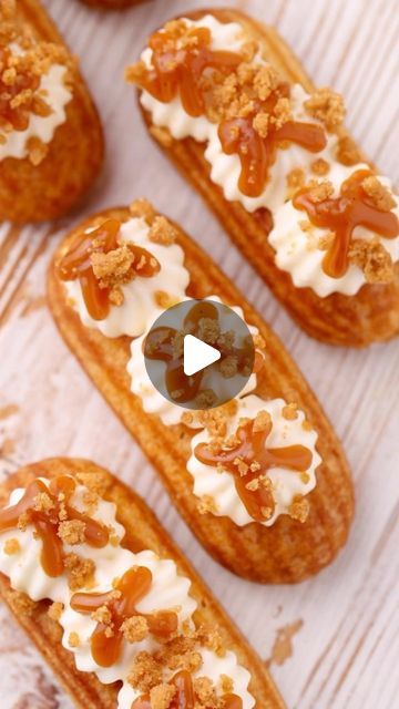 Mini Eclairs, Eclair Recipe, Turn The Page, Vanilla Caramel, Baking Inspiration, Choux Pastry, Sweet Cravings, Eclairs, Light Texture