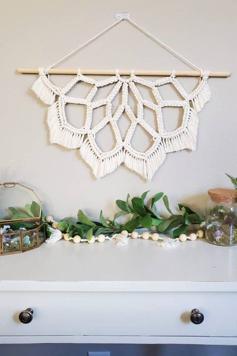 Knot Guide, Art Macramé, Lotus Flower Mandala, Diy Boho Decor, Mandala Wall Hanging, Lotus Mandala, Macrame Wall Hanging Patterns, Diy Boho, Mandala Wall