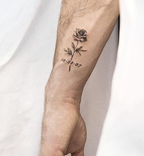 Family Tattoos For Men, Simple Forearm Tattoos, Tatuagem Masculina Pequena, Brother Tattoos, Rose Tattoos For Men, Small Rose Tattoo, Inspiration Tattoos, Arrow Tattoo, Cool Small Tattoos